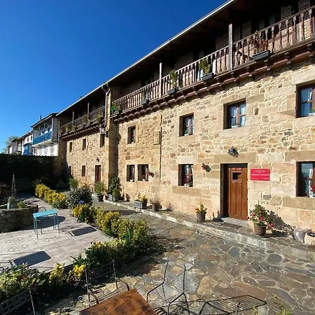 兰祺瑞思凉亭旅馆 *